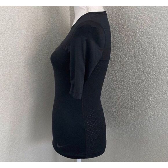 Nike HyperCool Black Lightweight Training Short Sleeve Athletic Top Size XS - Picture 4 of 8